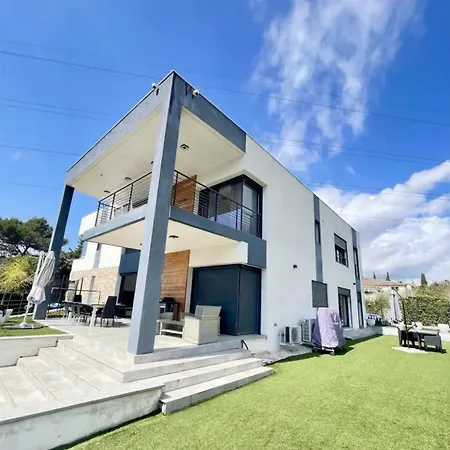 Villa Mongins *